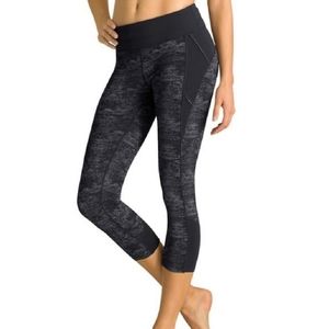 Athleta crush connect capris